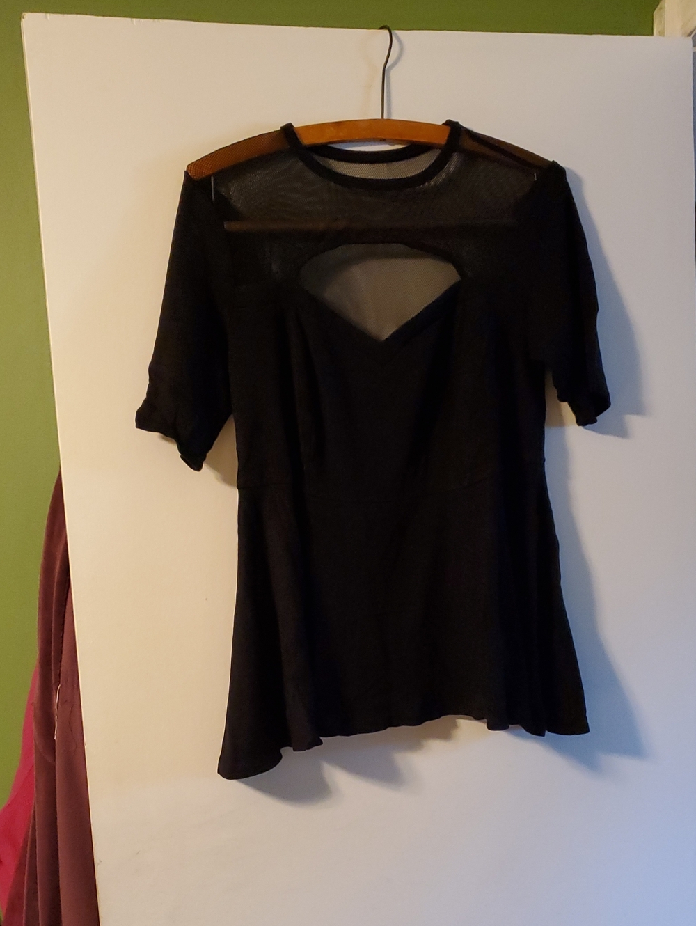 Torrid Plus Size 0 (0X) Women’s Black Vneck Short Sleeve Top